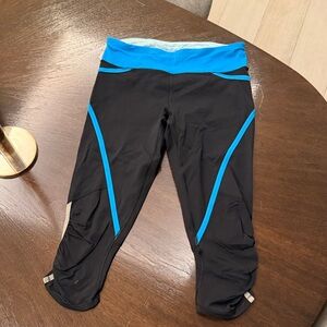 Lululemon Black and Blue Athletic Capris